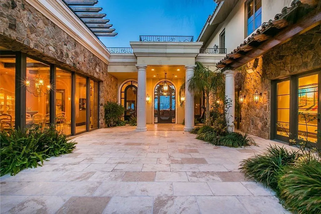 luxury residential construction building in los angeles and philadelphia